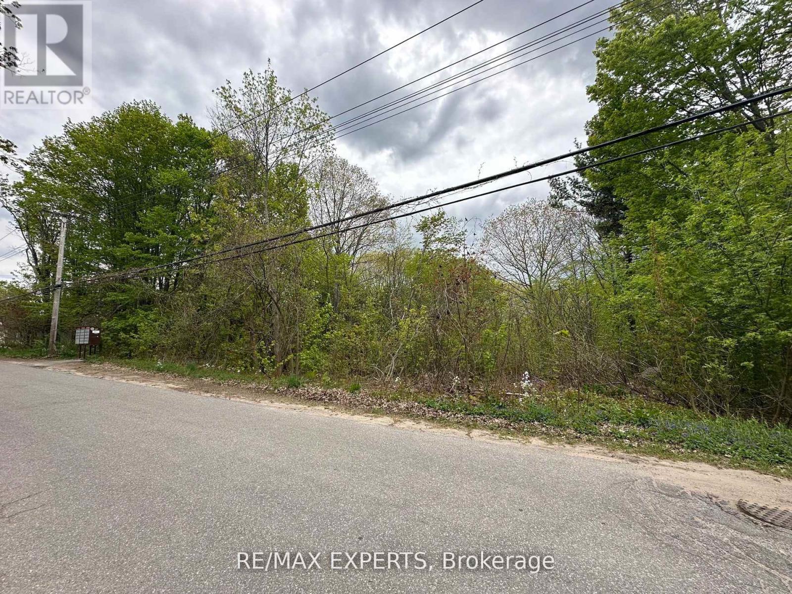226 Church Street, Penetanguishene, Ontario  L9M 1G6 - Photo 6 - S12353549