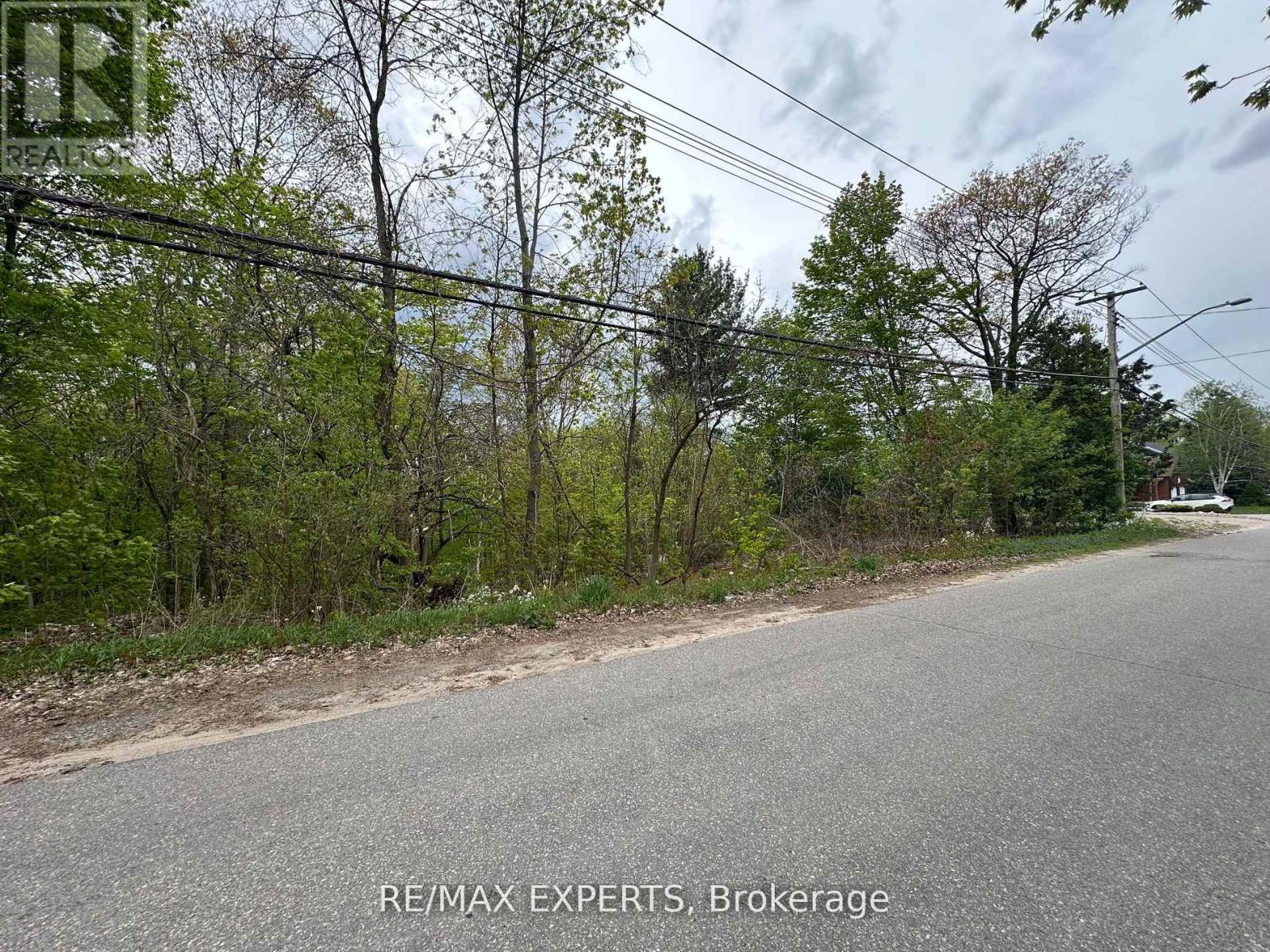 226 Church Street, Penetanguishene, Ontario  L9M 1G6 - Photo 7 - S12353549