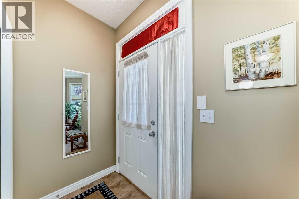 121a 5 Avenue, Strathmore, Alberta  T1P 1B7 - Photo 5 - A2247026