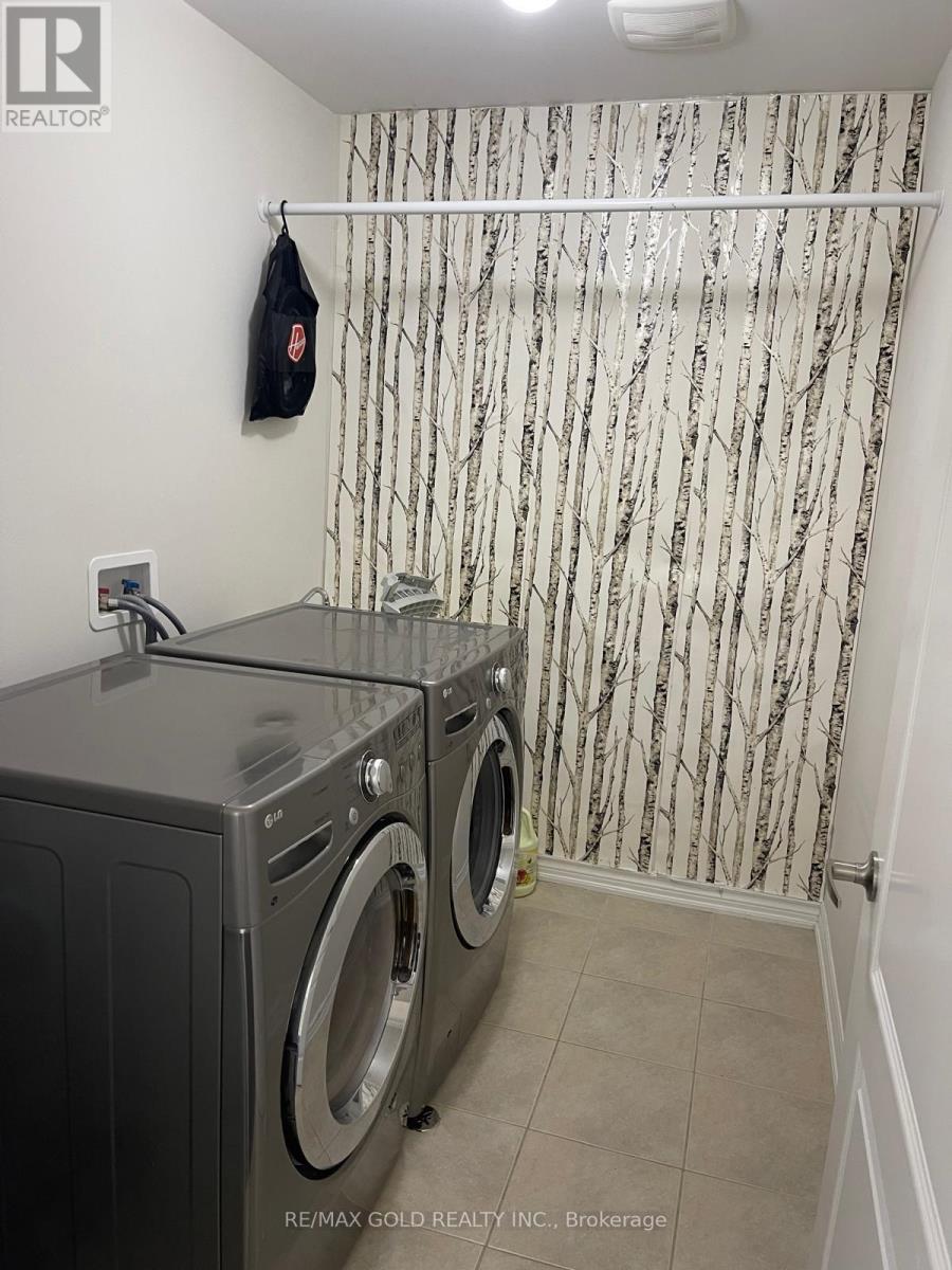 Upper Portion - 100 Enford Crescent, Brampton, Ontario  L7A 4C6 - Photo 10 - W12353508