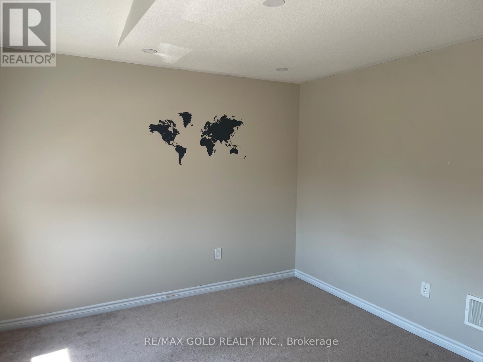 Upper Portion - 100 Enford Crescent, Brampton, Ontario  L7A 4C6 - Photo 8 - W12353508