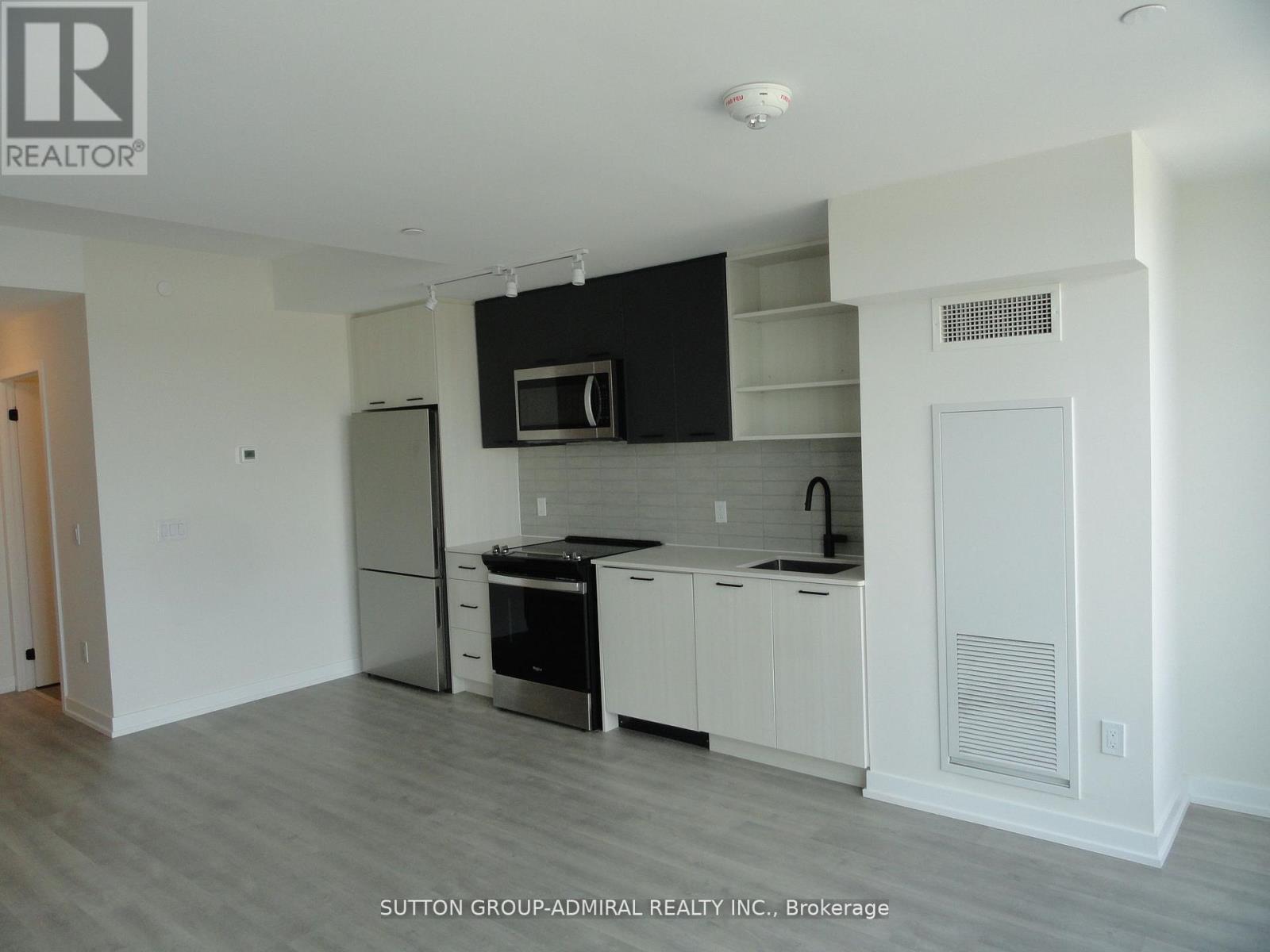 718 - 2300 St Clair Avenue W, Toronto, Ontario M6N 1K8 - Photo 14 - W12353547