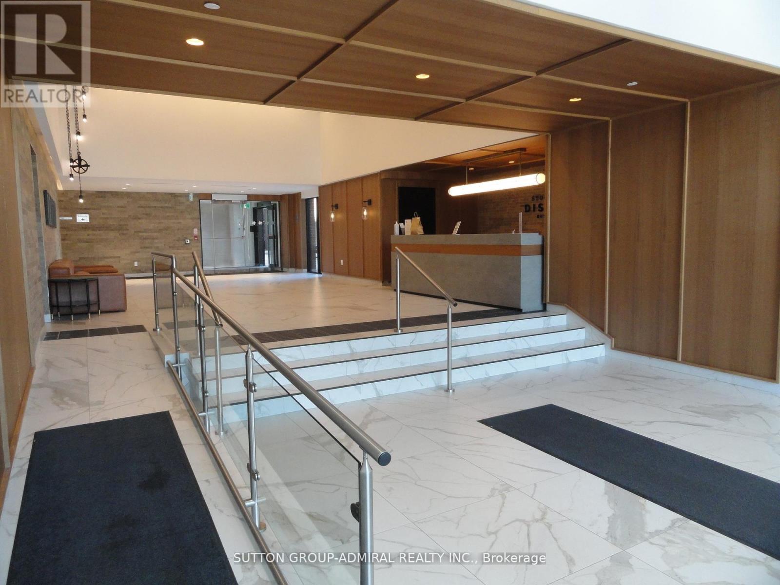 718 - 2300 St Clair Avenue W, Toronto, Ontario M6N 1K8 - Photo 5 - W12353547