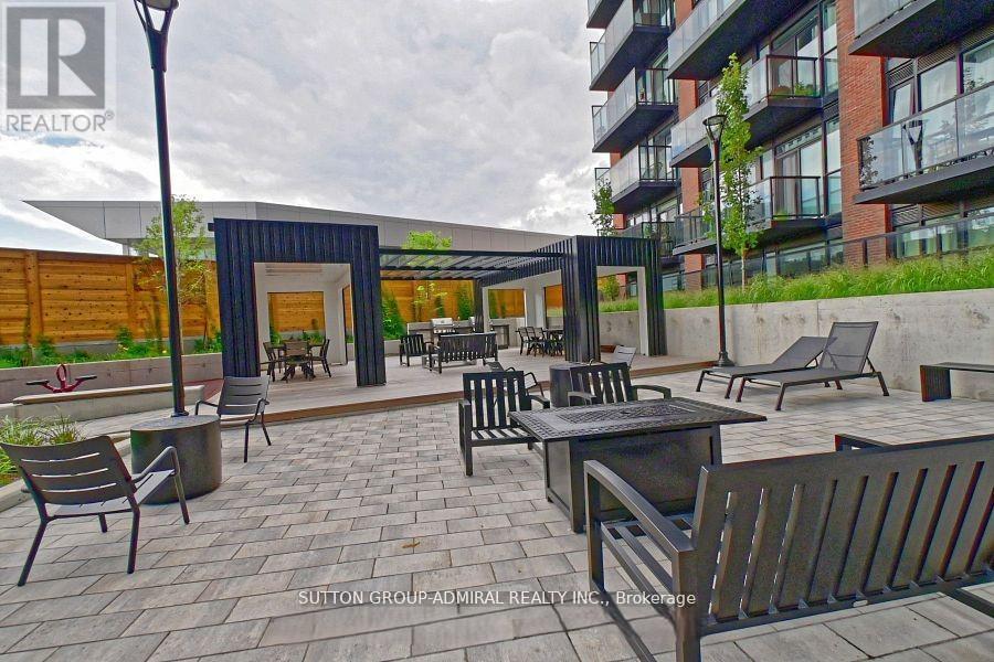 718 - 2300 St Clair Avenue W, Toronto, Ontario M6N 1K8 - Photo 8 - W12353547