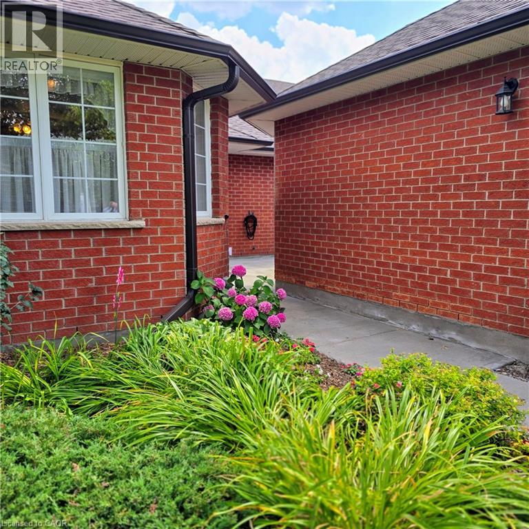 10 Isherwood Avenue Unit# 5, Cambridge, Ontario  N1R 8L5 - Photo 4 - 40757893