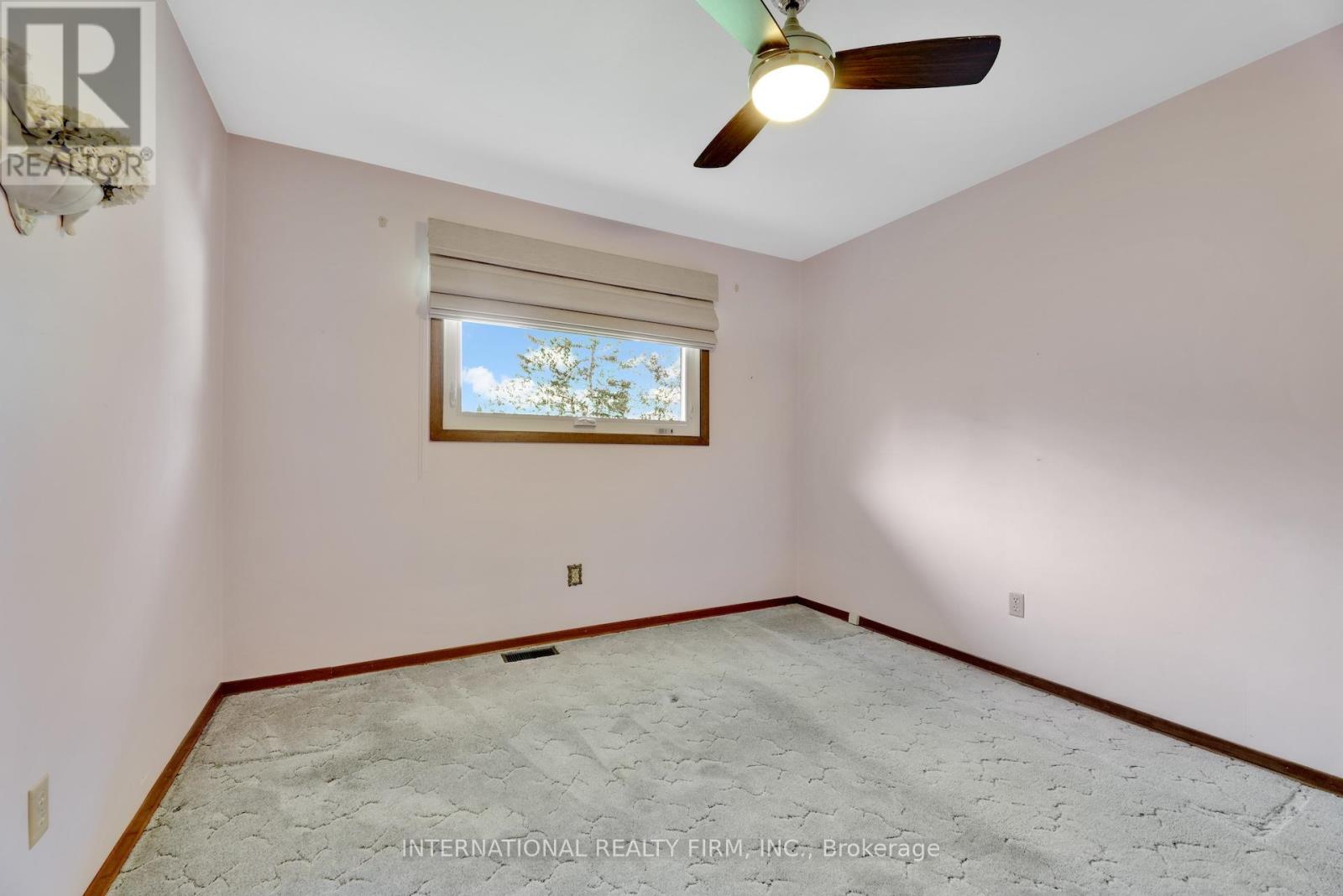 33 Ridgeway Avenue, Guelph, Ontario  N1L 1G9 - Photo 22 - X12353461