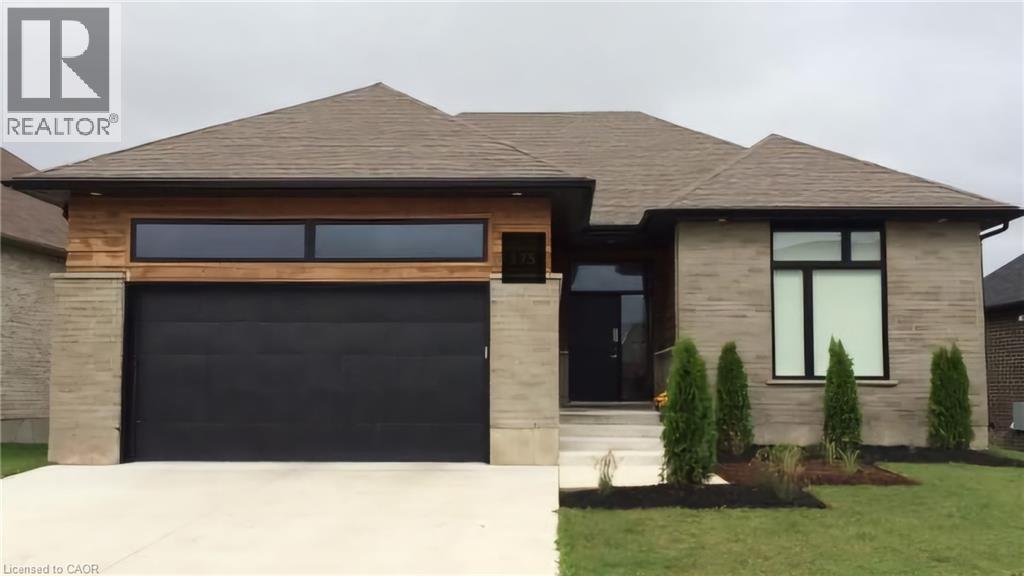 613 SWEETBAY Crescent, Sarnia, Ontario