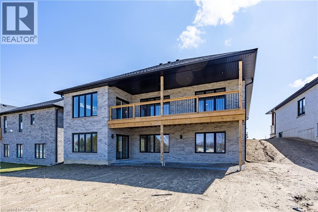 Property at 34 ANDREW Avenue image 3