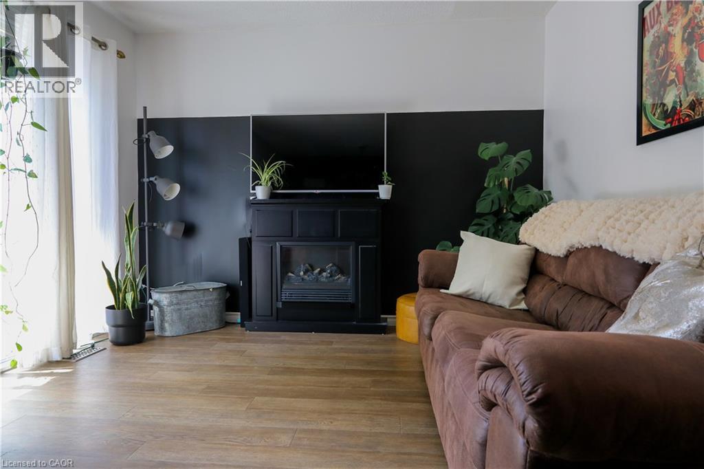 Property at 423 KEATS Way Unit# 1 image 4