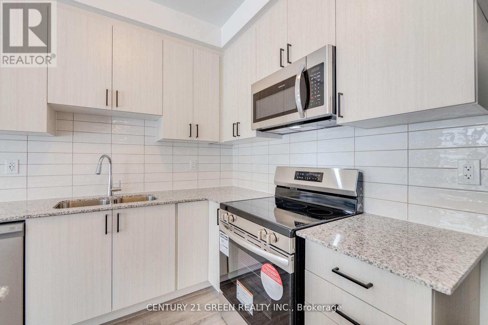 64 Histand Trail, Kitchener, Ontario  N2R 0S2 - Photo 11 - X12353071