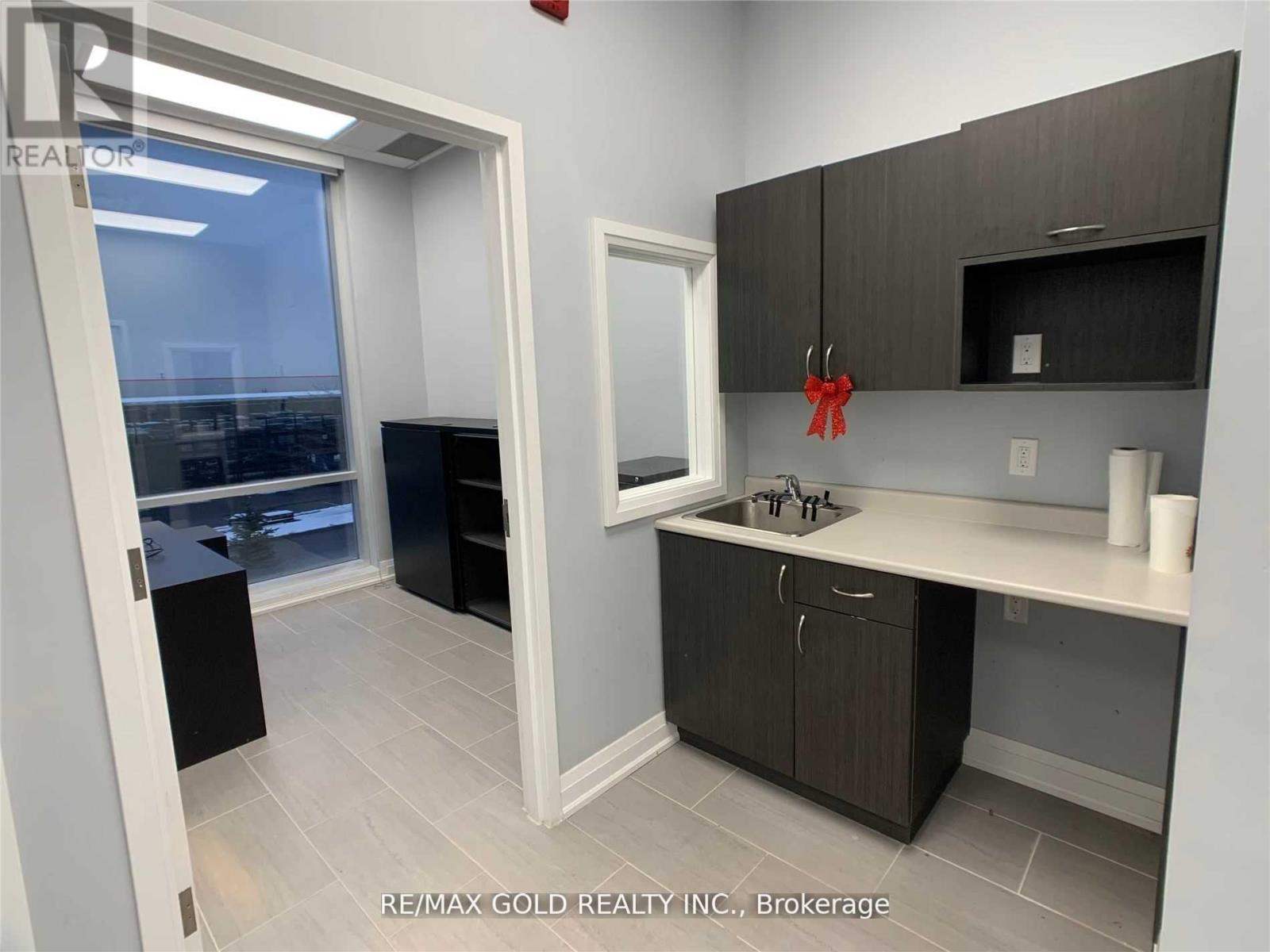 # 203 - 20 Maritime Ontario Boulevard, Brampton, Ontario  L6S 0E7 - Photo 9 - W12353451
