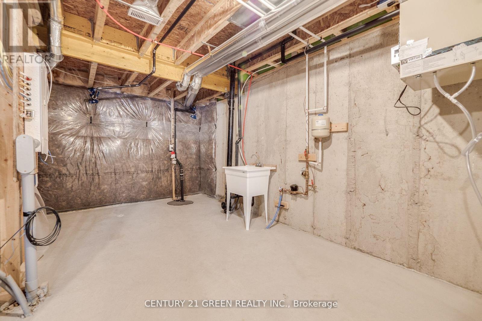 64 Histand Trail, Kitchener, Ontario  N2R 0S2 - Photo 32 - X12353071