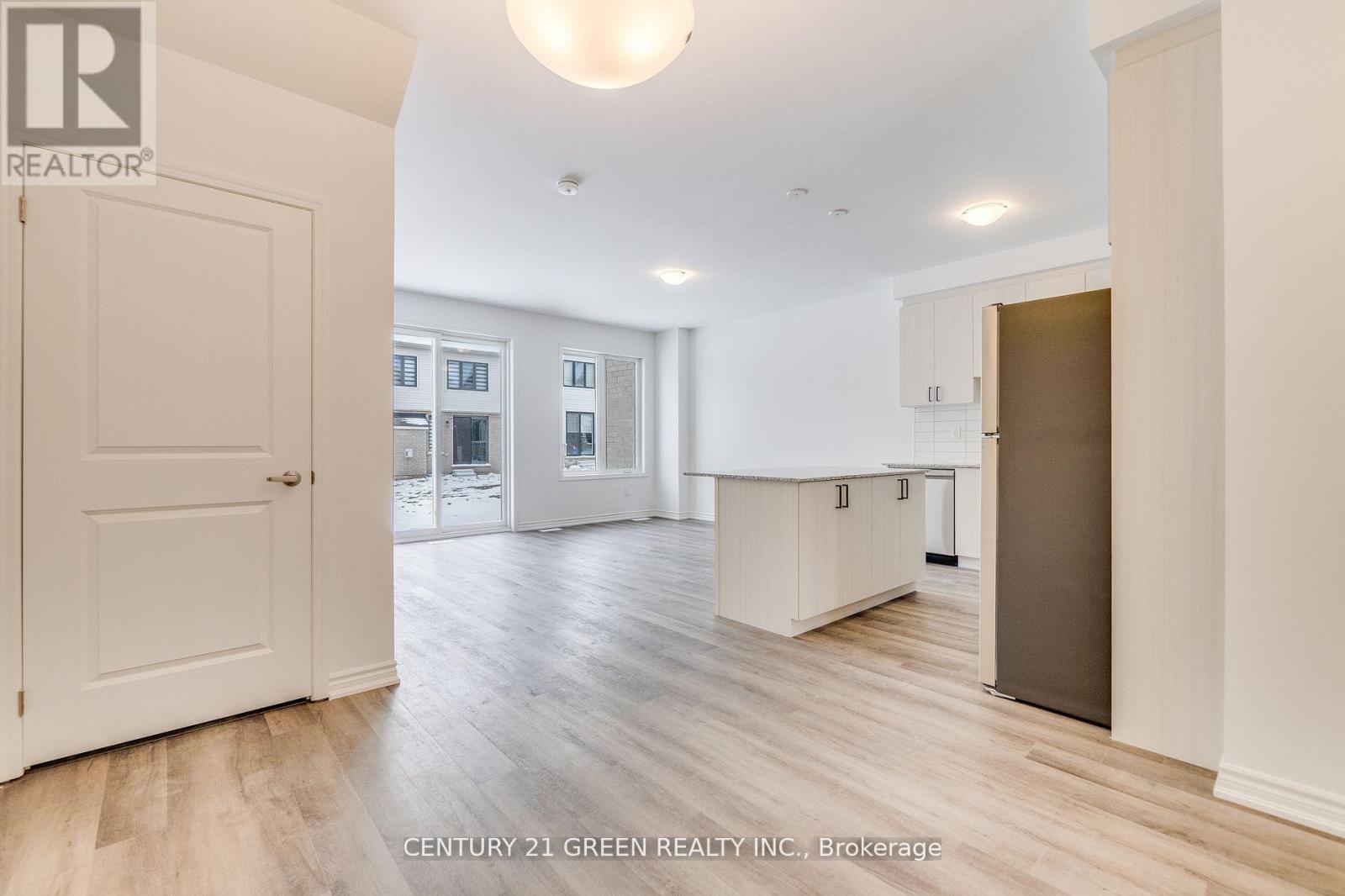 64 Histand Trail, Kitchener, Ontario  N2R 0S2 - Photo 5 - X12353071