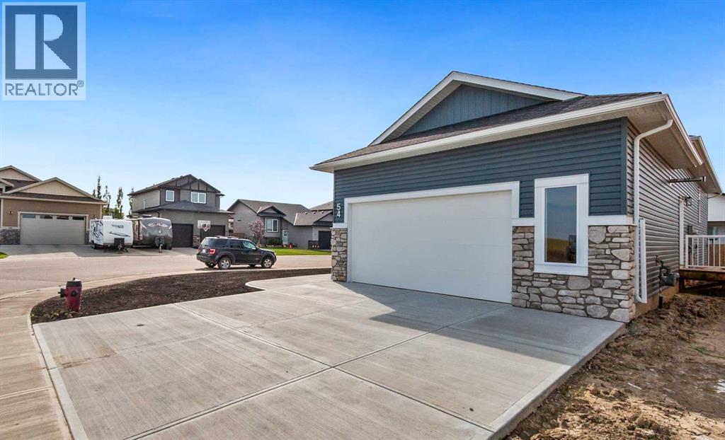 54 Vincent Crescent, Olds, Alberta  T4H 0C4 - Photo 3 - A2246753