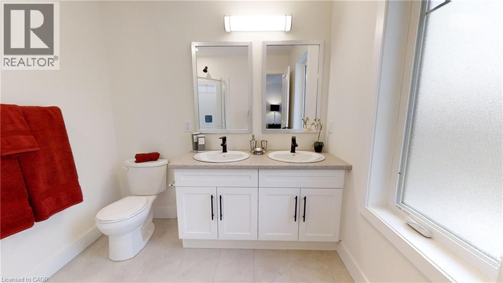 Photo 17 of 24 for 947 Deveron Crescent