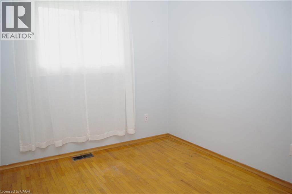 425 Wellington Street E, Mount Forest, Ontario  N0G 2L2 - Photo 21 - 40727392