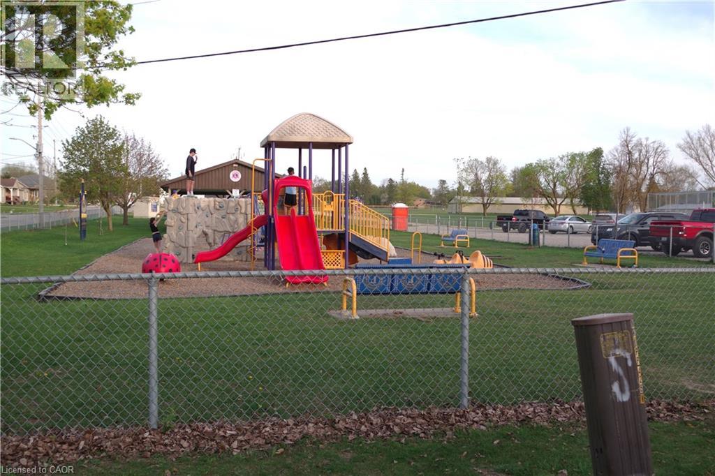 425 Wellington Street E, Mount Forest, Ontario  N0G 2L2 - Photo 26 - 40727392