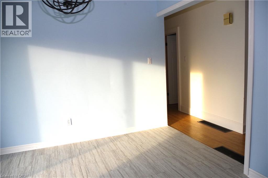 425 Wellington Street E, Mount Forest, Ontario  N0G 2L2 - Photo 15 - 40727392