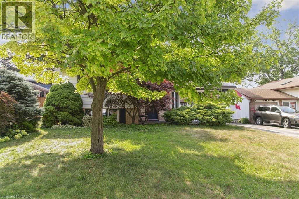 Property at 635 BRIDLE Wood image 3
