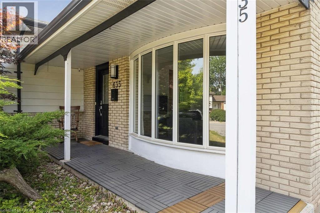 Property at 635 BRIDLE Wood image 4