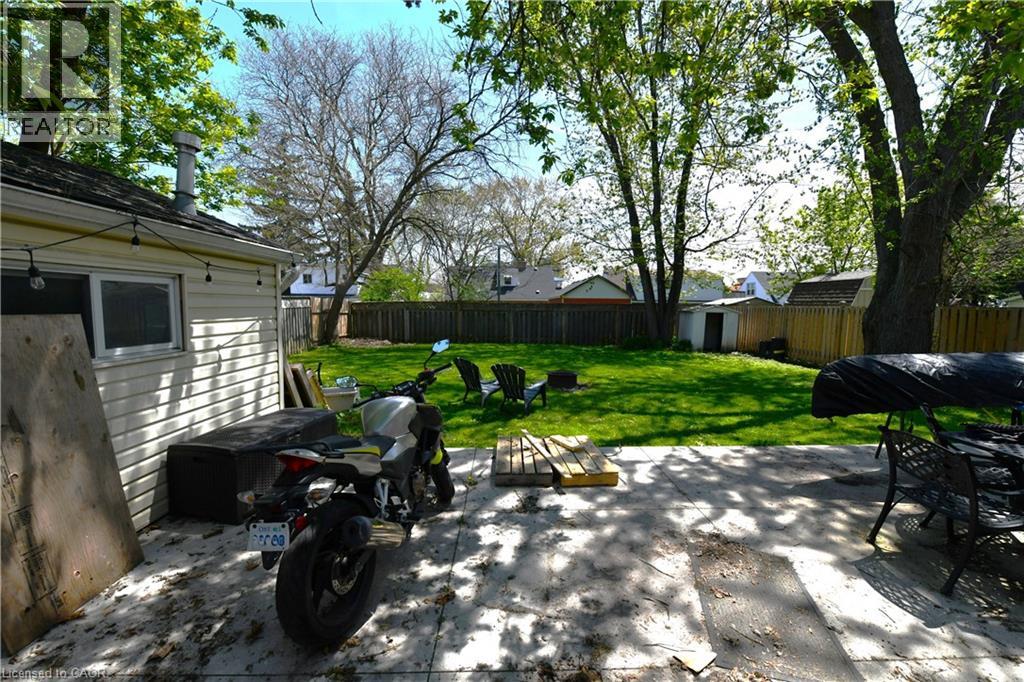 Property at 2070 CHURCHILL Avenue image 5