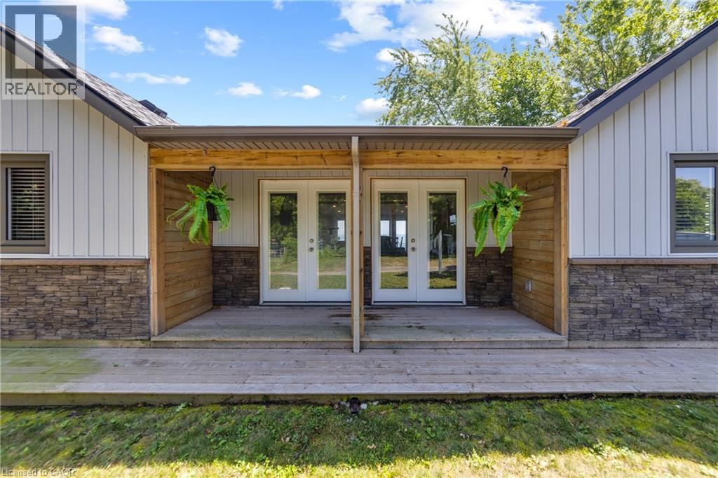 Property at 2094 LAKESHORE Road image 4