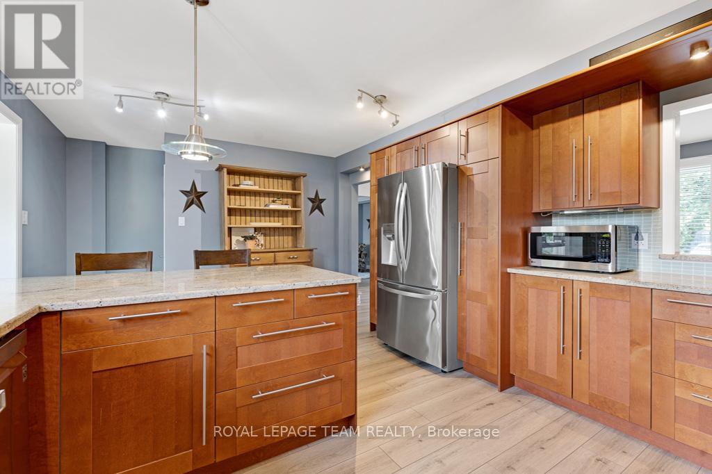 3 Roberta Crescent, Ottawa, Ontario  K2J 1G5 - Photo 21 - X12353665