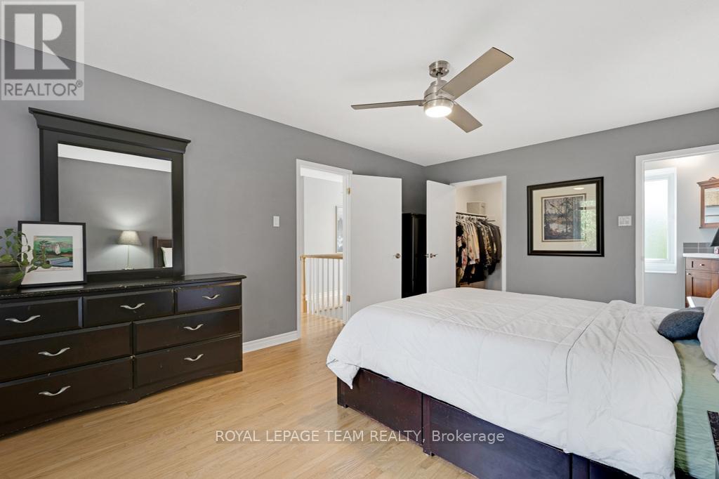 3 Roberta Crescent, Ottawa, Ontario  K2J 1G5 - Photo 30 - X12353665