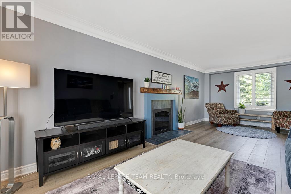 3 Roberta Crescent, Ottawa, Ontario  K2J 1G5 - Photo 8 - X12353665