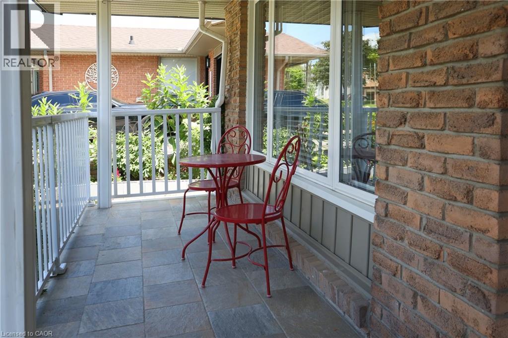 Property at 107 ROSENEATH Crescent image 3