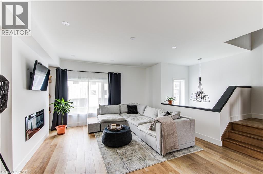 Photo 20 of 50 for 4222 Lismer Lane Unit# 14