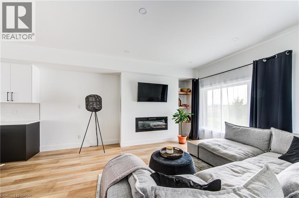 Photo 32 of 50 for 4222 Lismer Lane Unit# 14