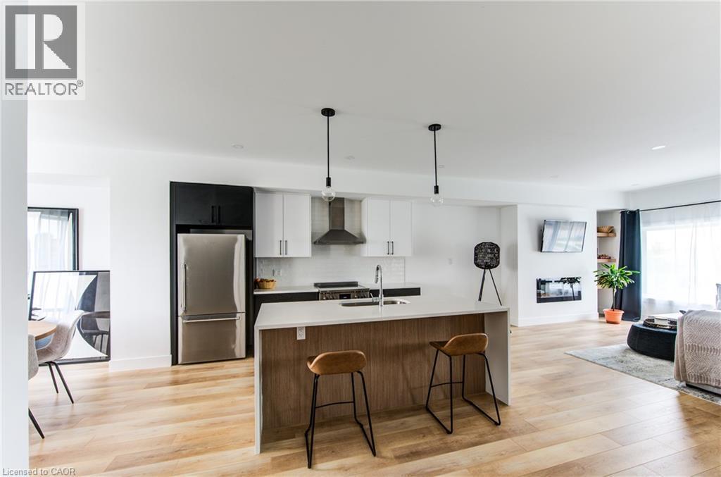 Photo 8 of 50 for 4222 Lismer Lane Unit# 14