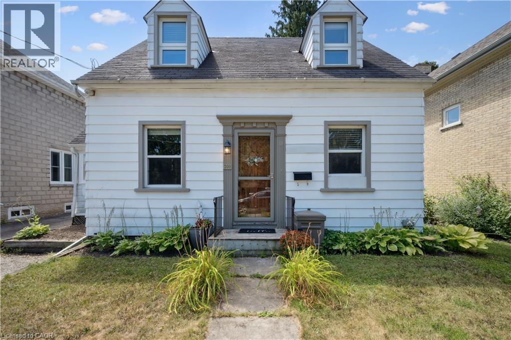 Property at 200 HEWAT Street image 2