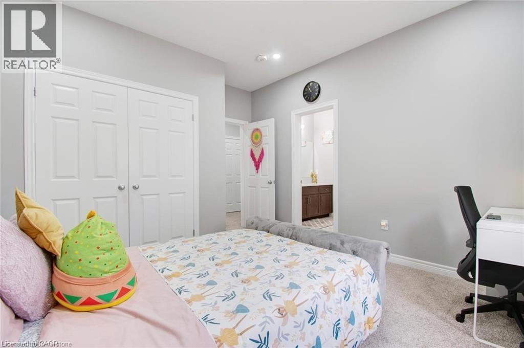 49 Scots Pine Trail, Kitchener, Ontario  N2R 0N6 - Photo 33 - 40761083