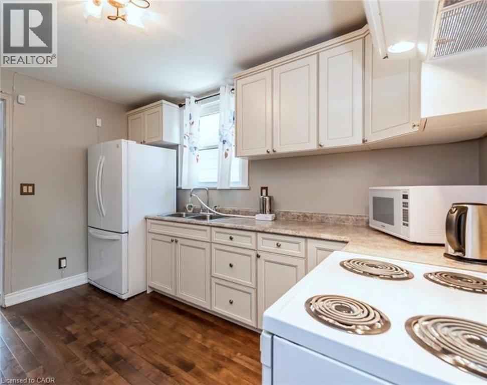 18 Merchison Avenue, Hamilton, Ontario  L8H 3C9 - Photo 6 - 40761297