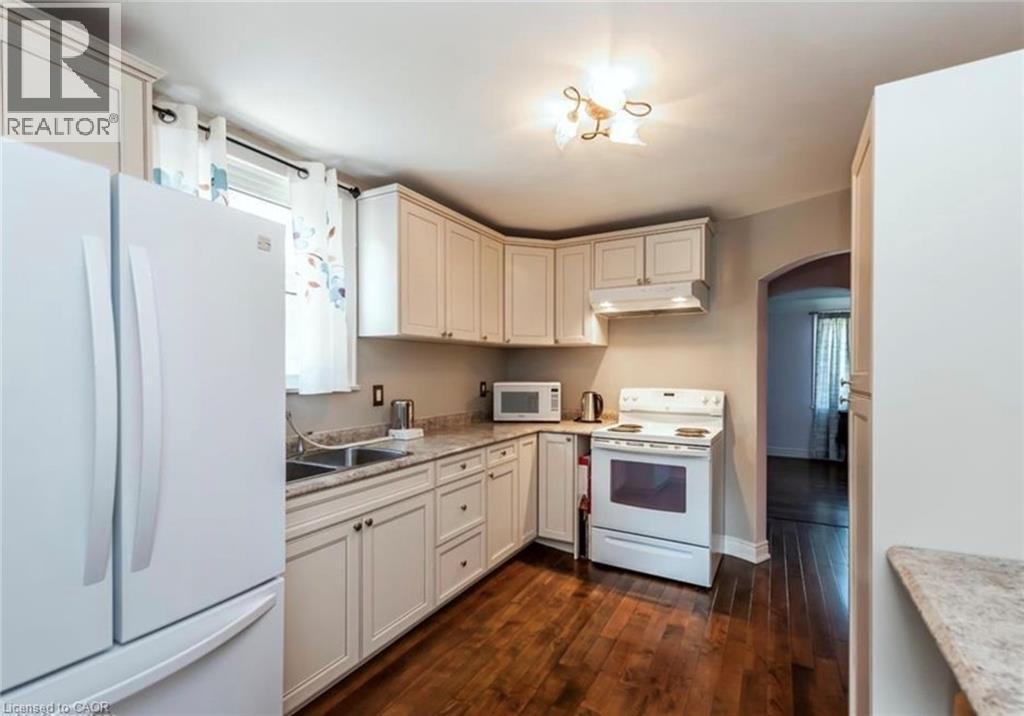18 Merchison Avenue, Hamilton, Ontario  L8H 3C9 - Photo 5 - 40761297