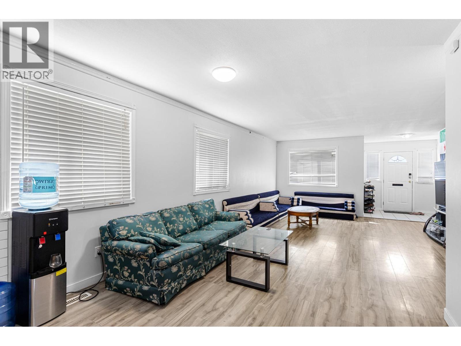 315 Gerstmar Road, Kelowna, British Columbia  V1X 4A6 - Photo 4 - 10359972