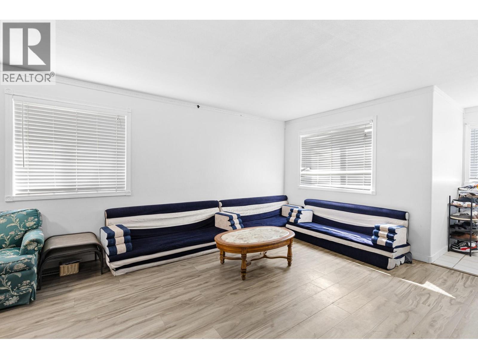 315 Gerstmar Road, Kelowna, British Columbia  V1X 4A6 - Photo 5 - 10359972
