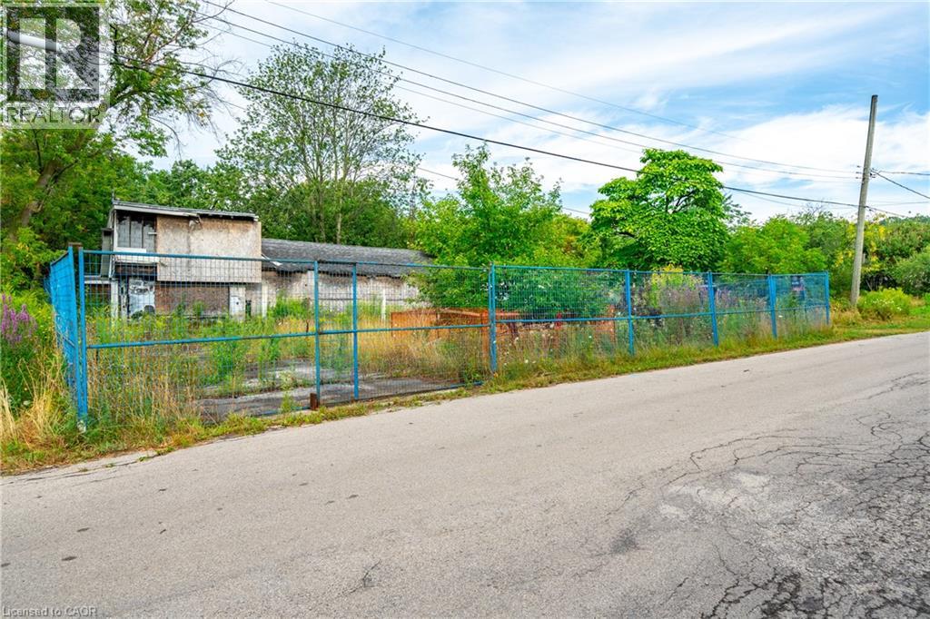 74 BEST Avenue, Dundas, Ontario