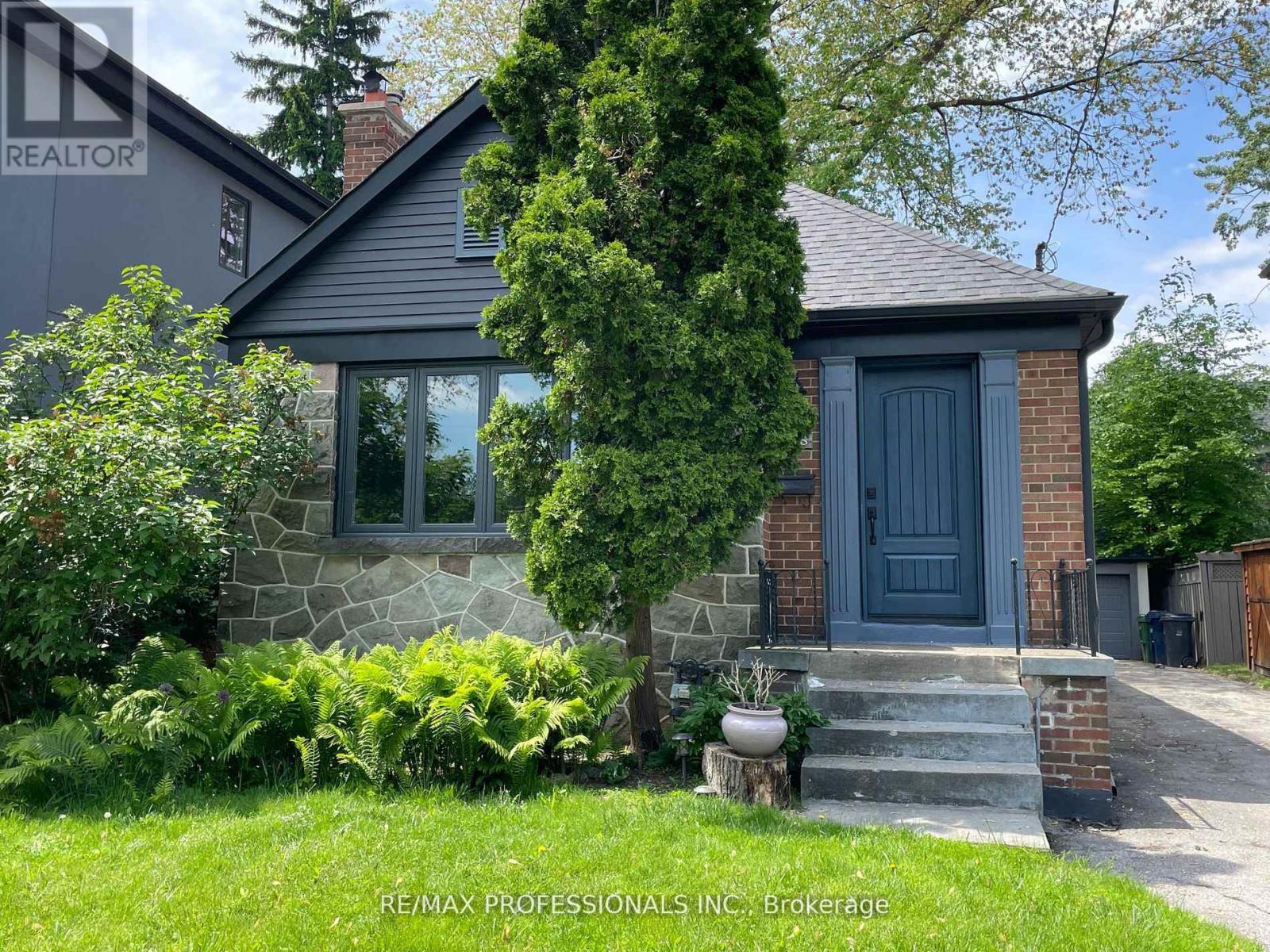 Property at 168 THE KINGSWAY image 1