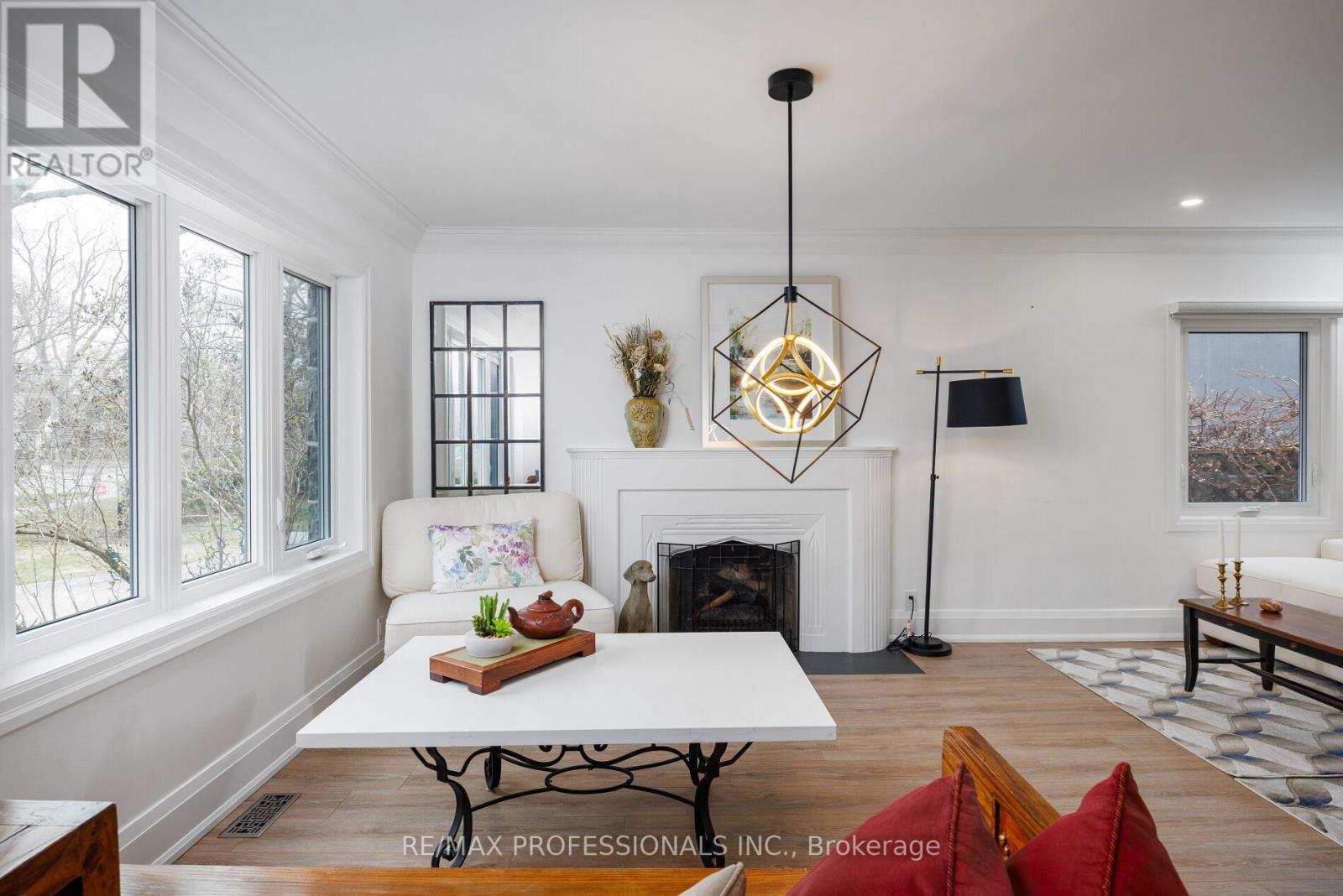 168 The Kingsway, Toronto, Ontario  M8X 2V6 - Photo 10 - W12353629
