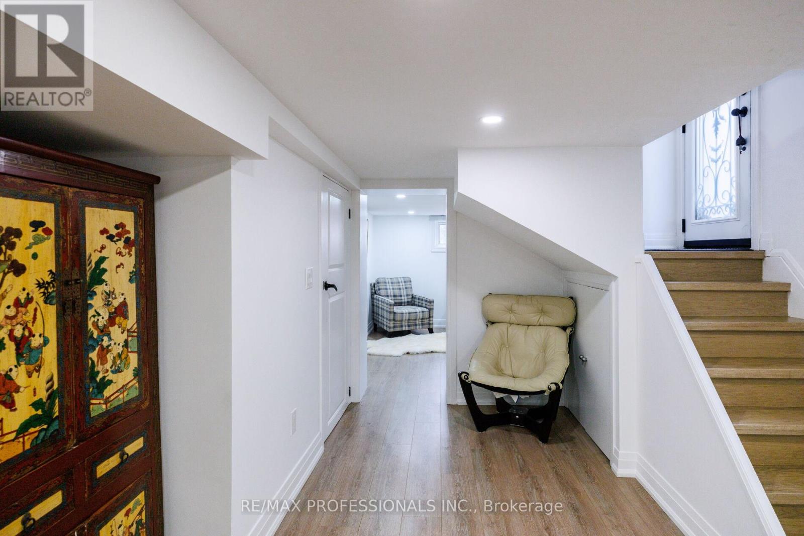168 The Kingsway, Toronto, Ontario  M8X 2V6 - Photo 34 - W12353629