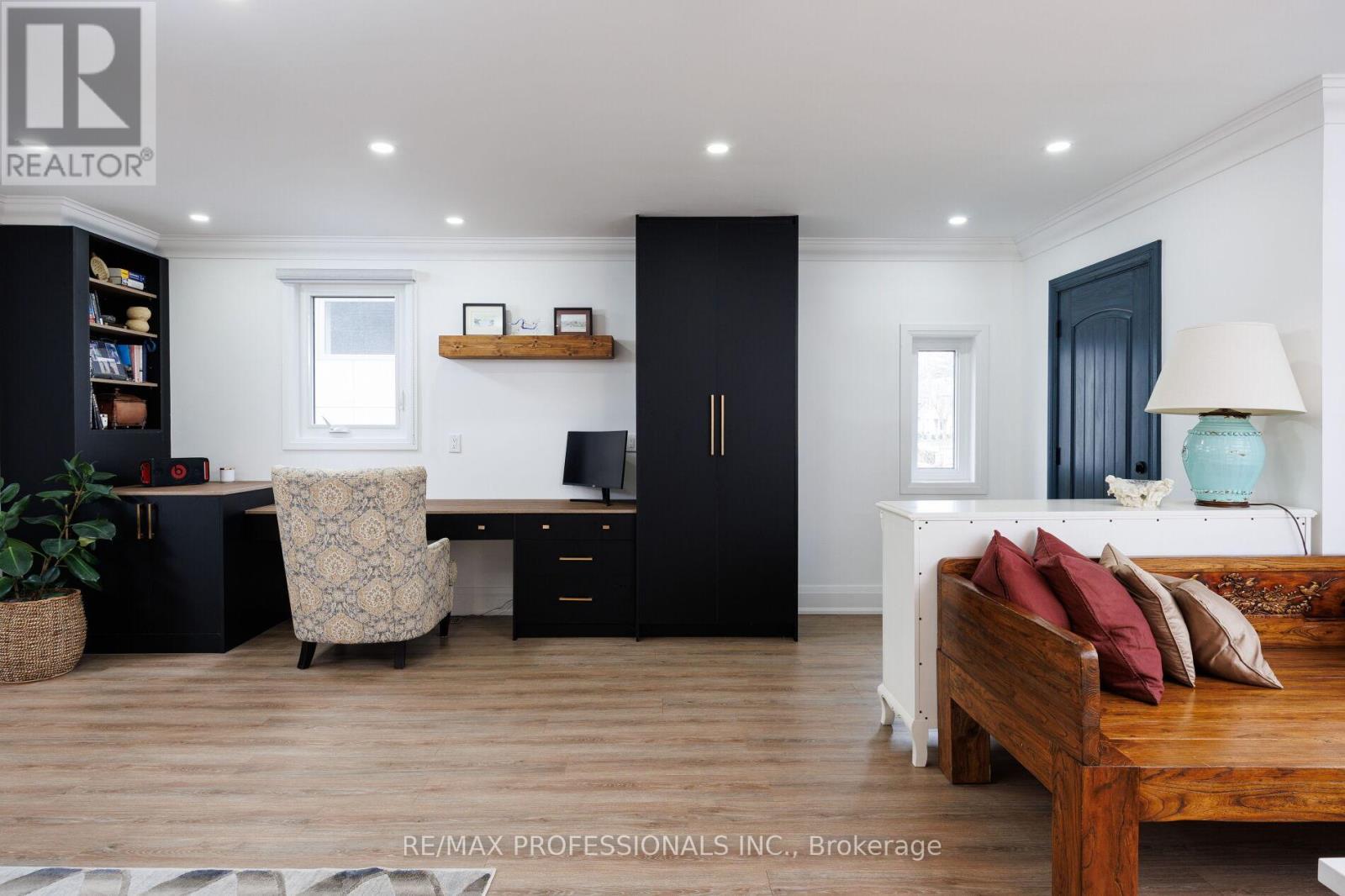 168 The Kingsway, Toronto (Kingsway South), Ontario  M8X 2V6 - Photo 6 - W12353629