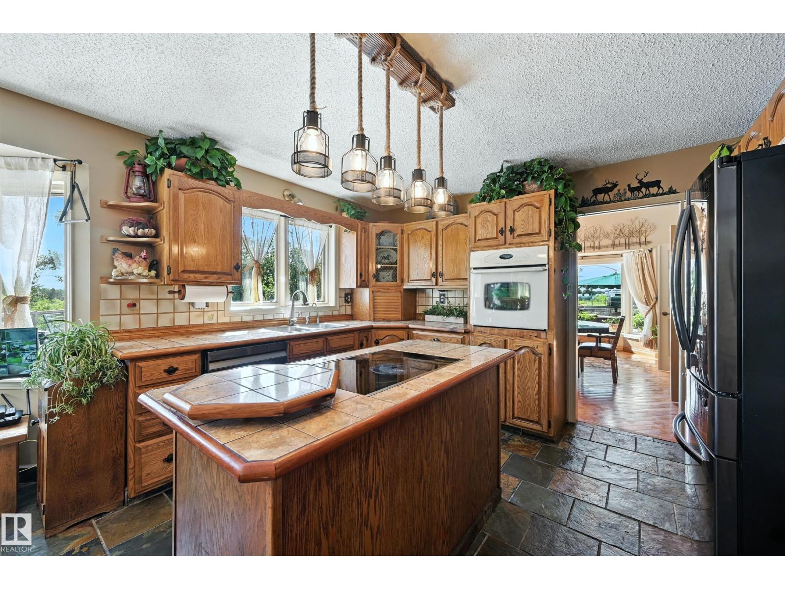 16815 41 Av Sw, Edmonton, Alberta  T6Y 0H9 - Photo 11 - E4453724