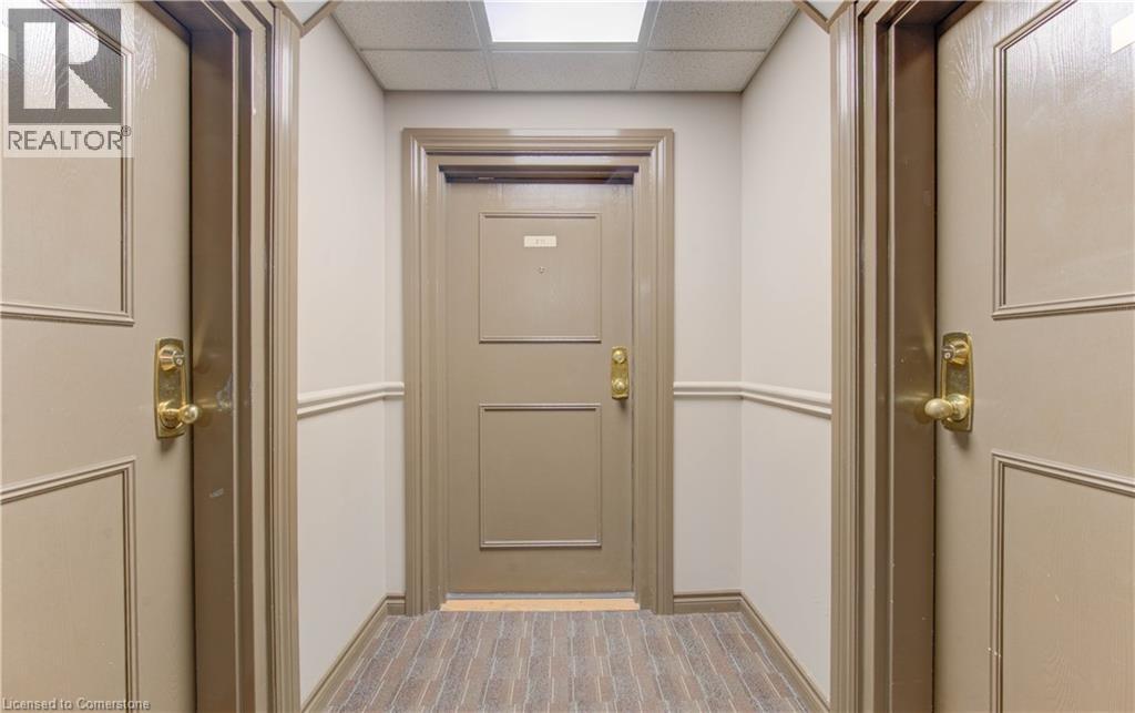 Property at 35 GREEN VALLEY Drive Unit# 211 image 4