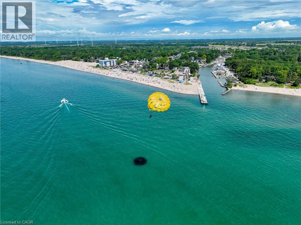 55 Centre Street, Grand Bend, Ontario  N0M 1T0 - Photo 4 - 40708290