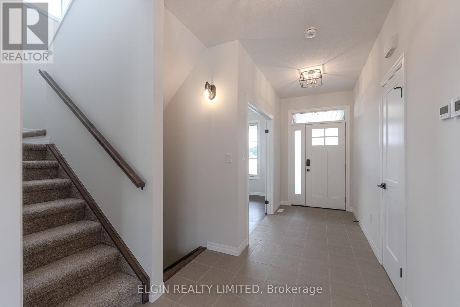 12 Braun Avenue, Tillsonburg, Ontario  N4G 0K5 - Photo 6 - X12344171