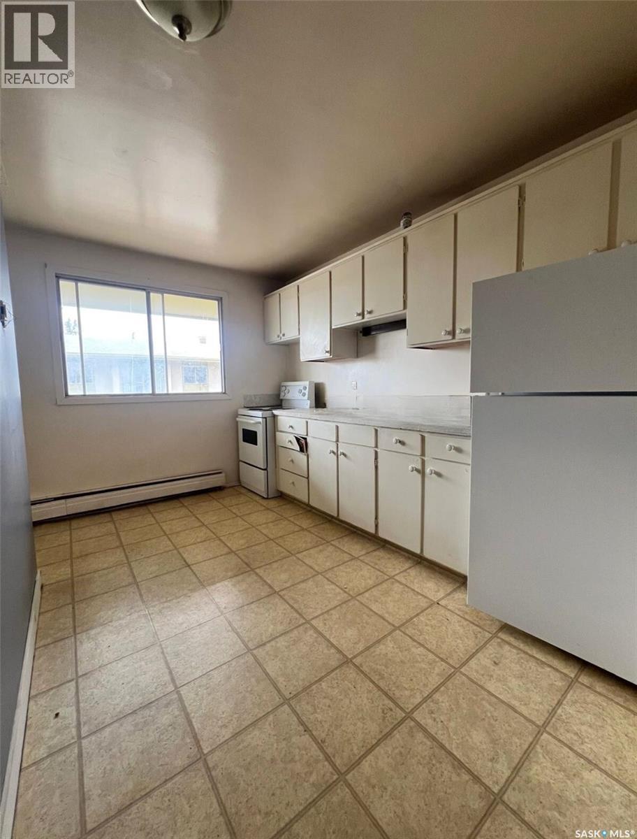 210 Begg Street W, Swift Current, Saskatchewan  S9H 0K5 - Photo 3 - SK015891