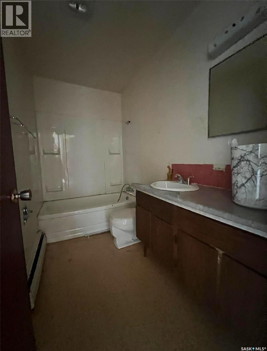 210 Begg Street W, Swift Current, Saskatchewan  S9H 0K5 - Photo 5 - SK015891